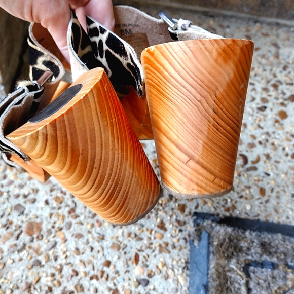 EUC Matisse giraffe print "Cherri" calf hair chunky heels - Picture 7 of 11